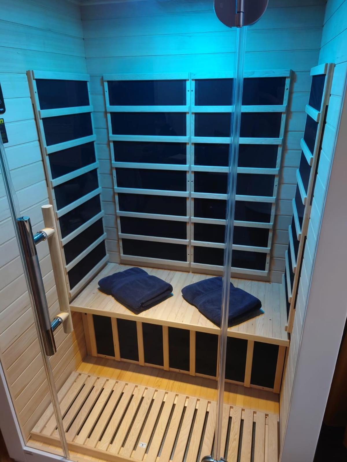 Federtraum Mit Sauna Sehr Gemuetlich, Neu Dresden Exterior photo